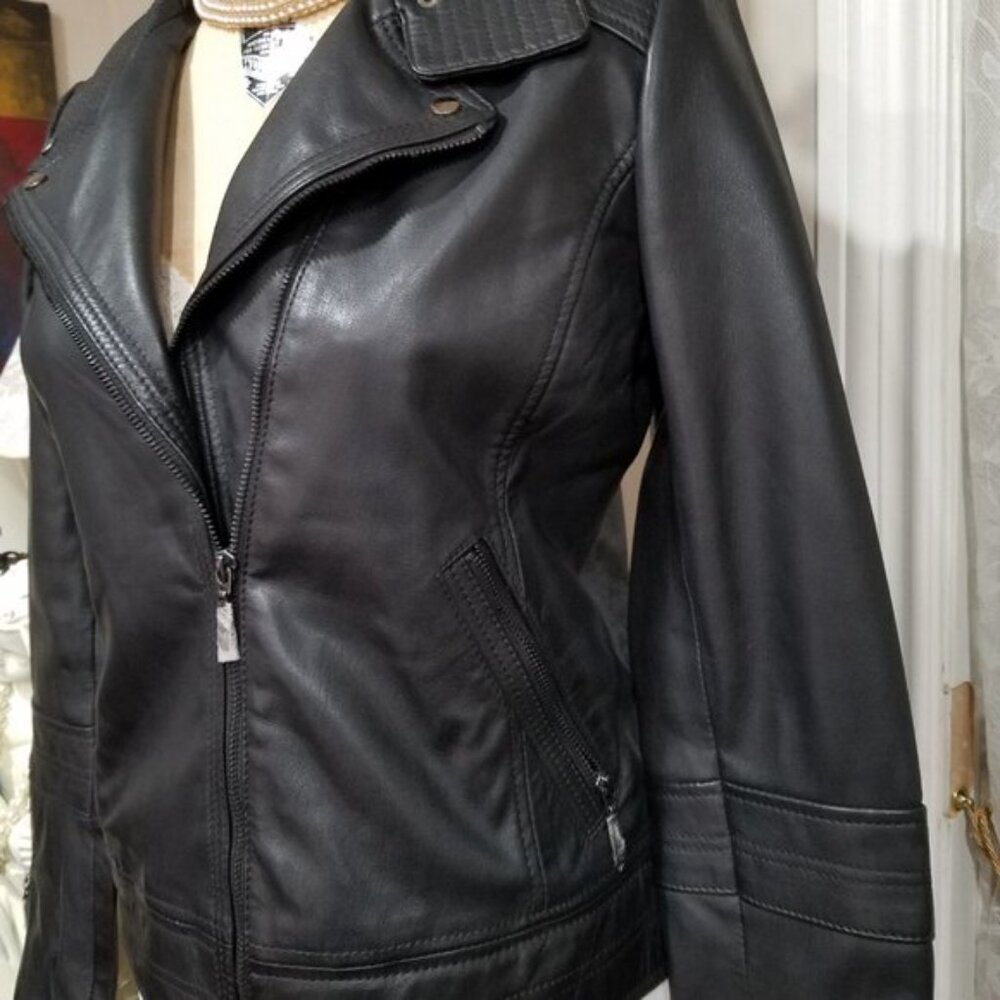 Bernardo Black Leather Biker Jacket Women's M -BRAND NEW with TAGS - Picture 2 of 16